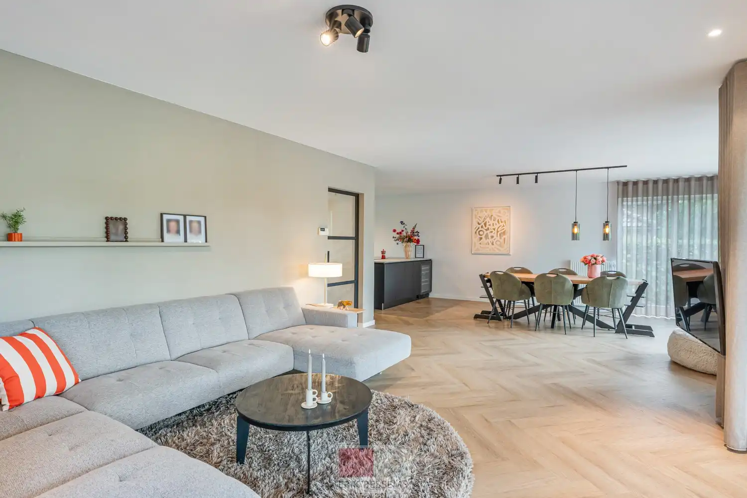Instapklare gezellige vrijstaande woning met een woonopp. van circa 185 m2 op een perceel van 17a53ca foto 18
