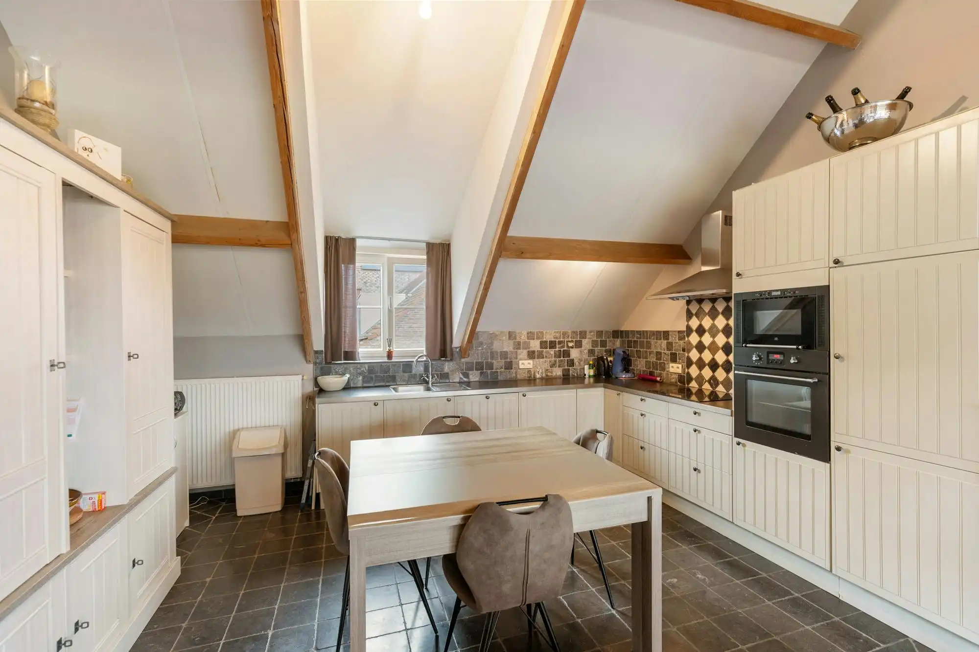 Woonst met B&B en appartement te koop in Minderhout foto 35