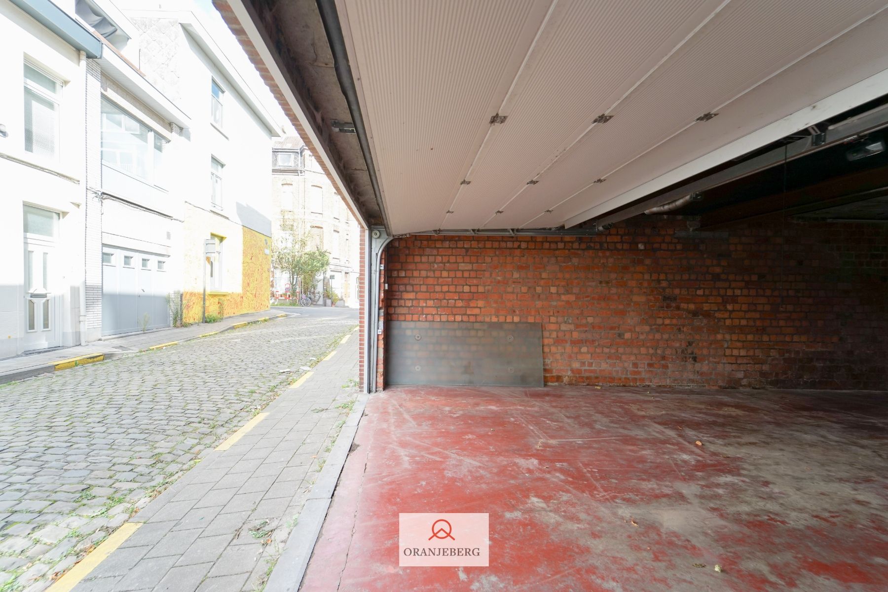 te huur : grote garage voor minimum 2 wagens foto 6