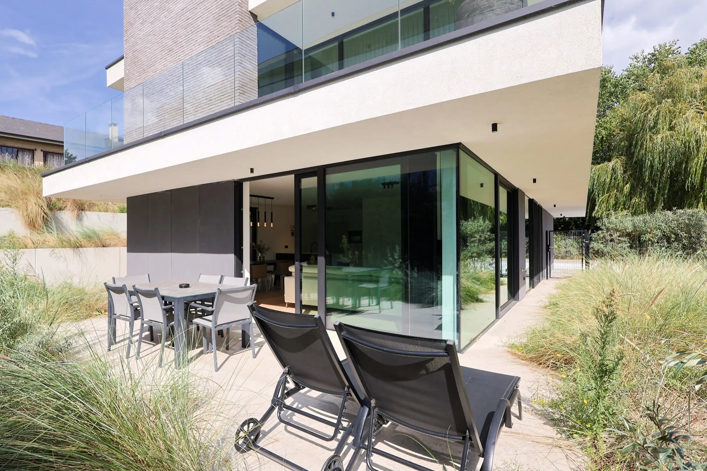 Modern gelijkvloers appartement in Groenendijk met ruim terras foto 18