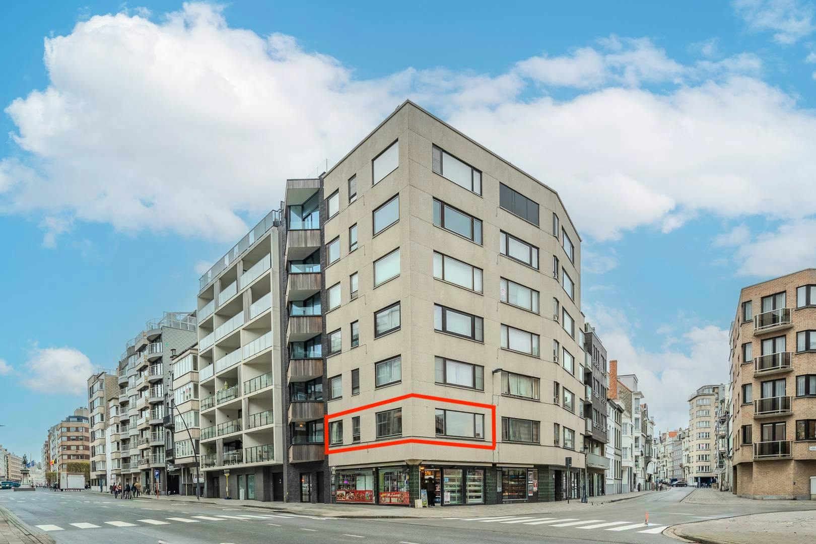 Hoofdfoto van de publicatie: Lichtrijk 2-slaapkamer hoekappartement te koop te Oostende