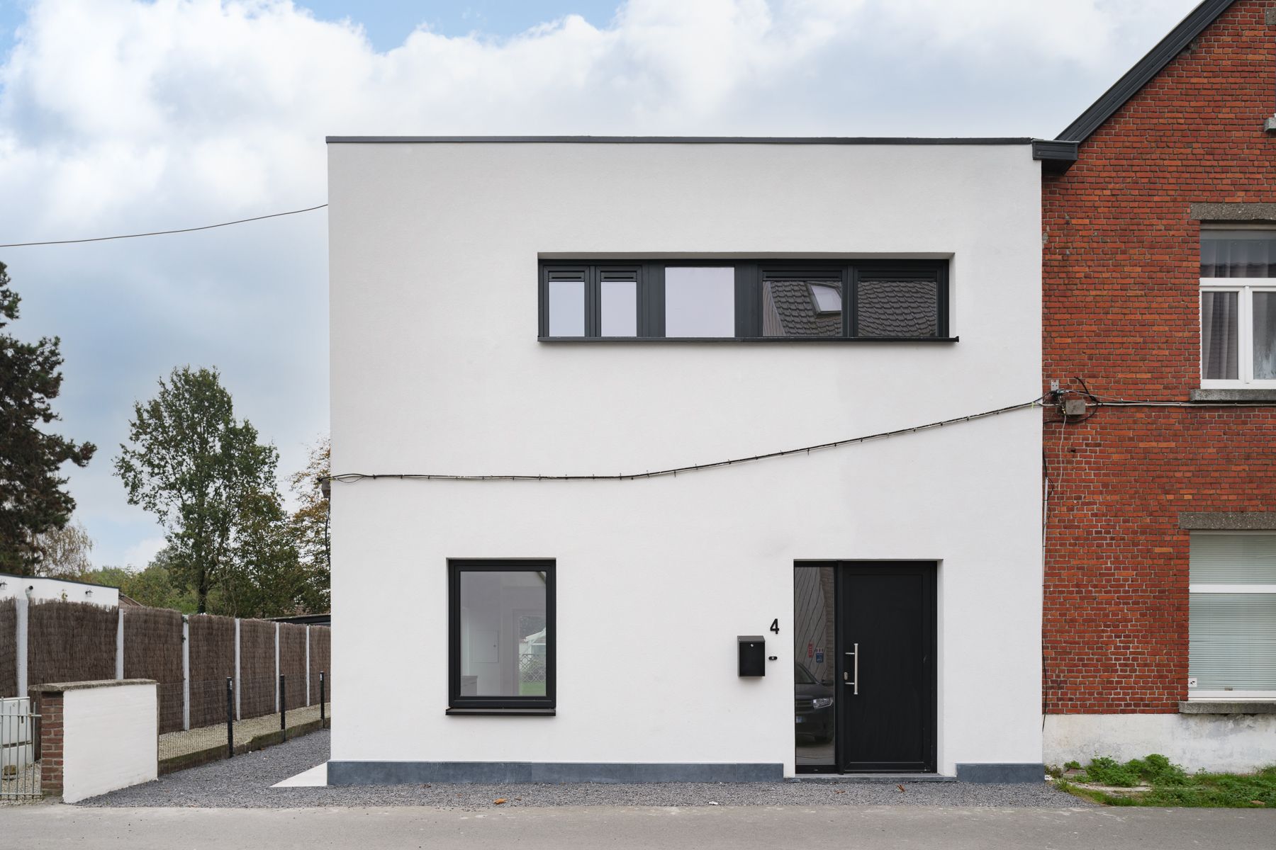 Moderne woning met tuin gelegen nabij het dorpsplein foto 1