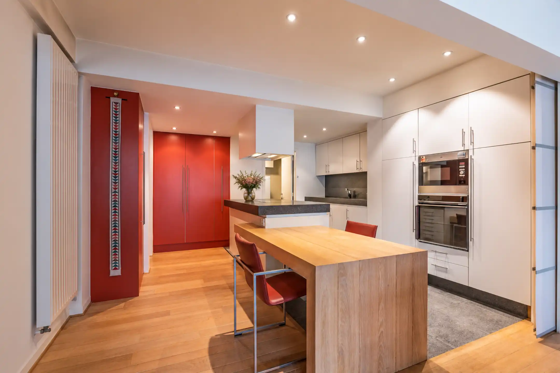 Instapklaar appartement van ca. 144 m² met garage foto 9