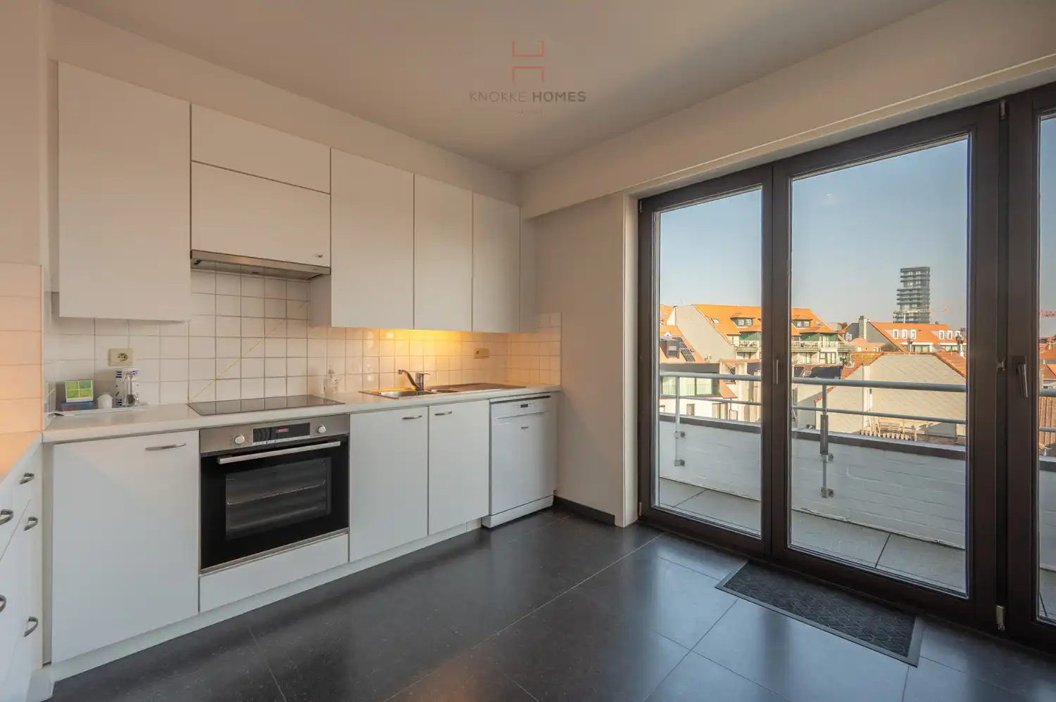 Licht en ruim duplexappartement met zonovergoten terras in Heist foto 15