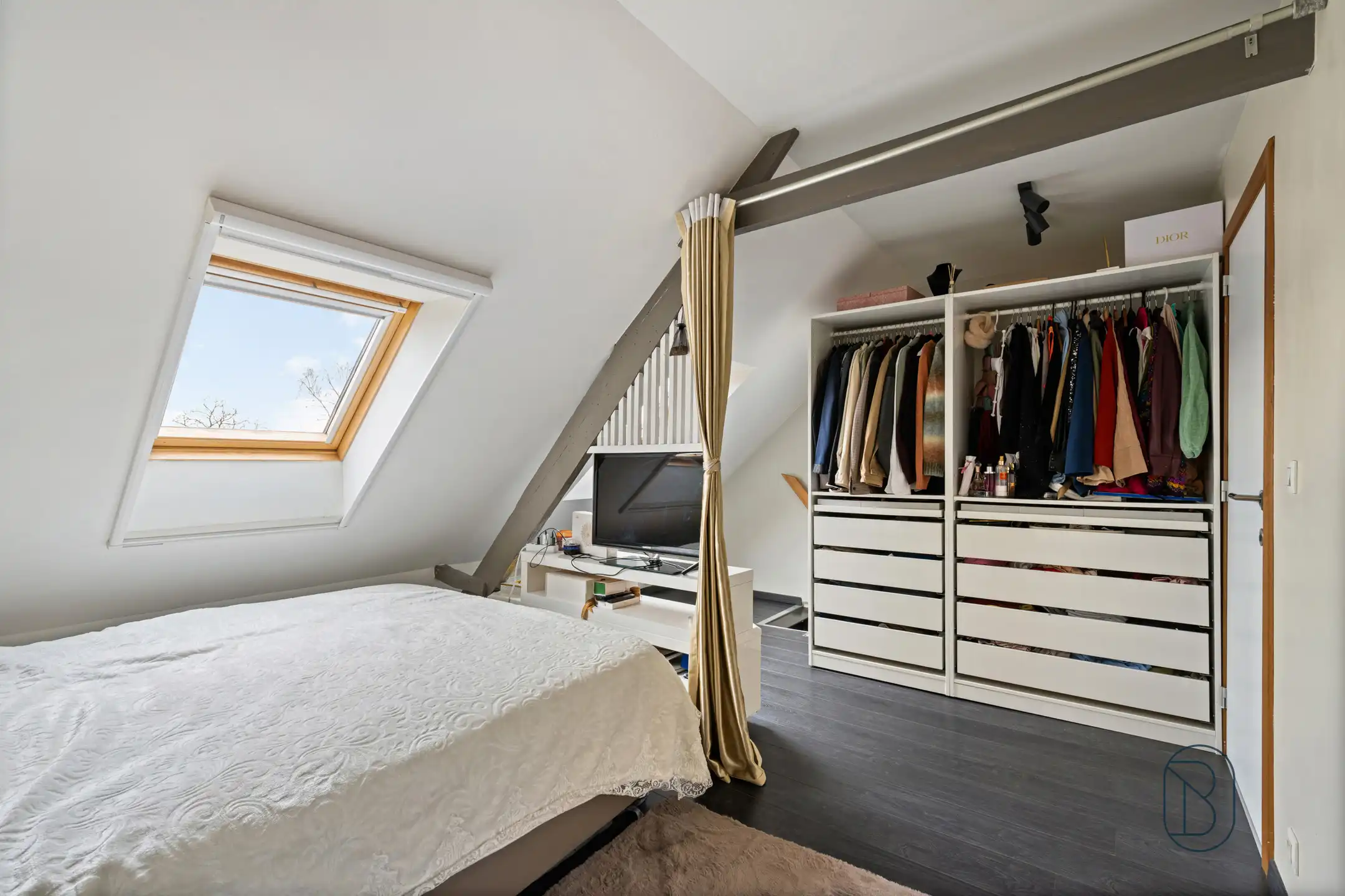 Topgelegen handelspand met verhuurd duplexappartement foto 14