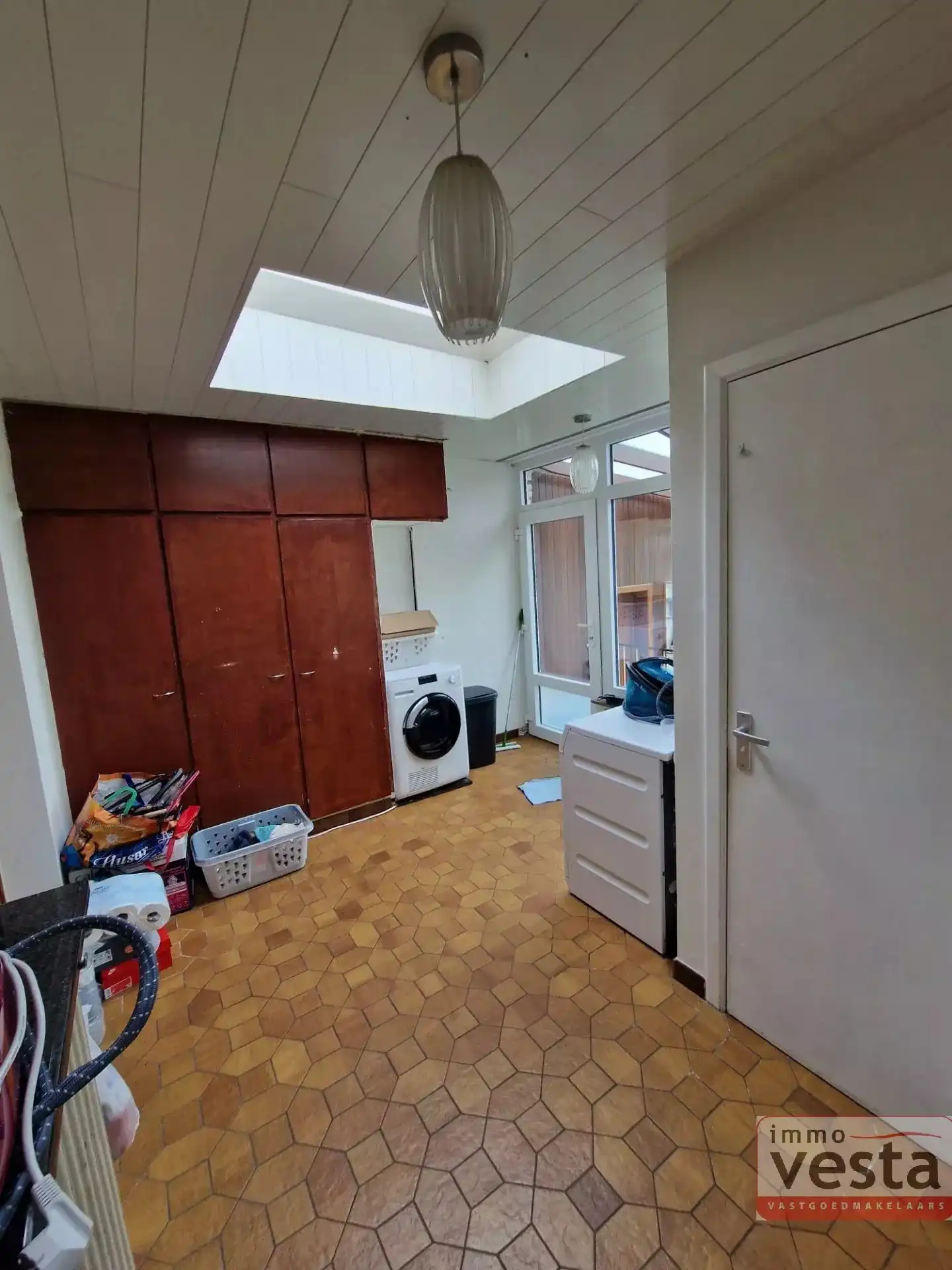 Woning met 2 slaapkamers, garage en tuin foto 7