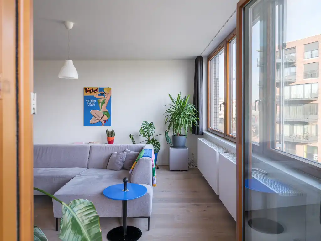 Lichtrijk appartement met weids zicht, twee slaapkamers en drie bijzonder ruime terrassen, gelegen in een bruisende en dynamische omgeving. foto 3