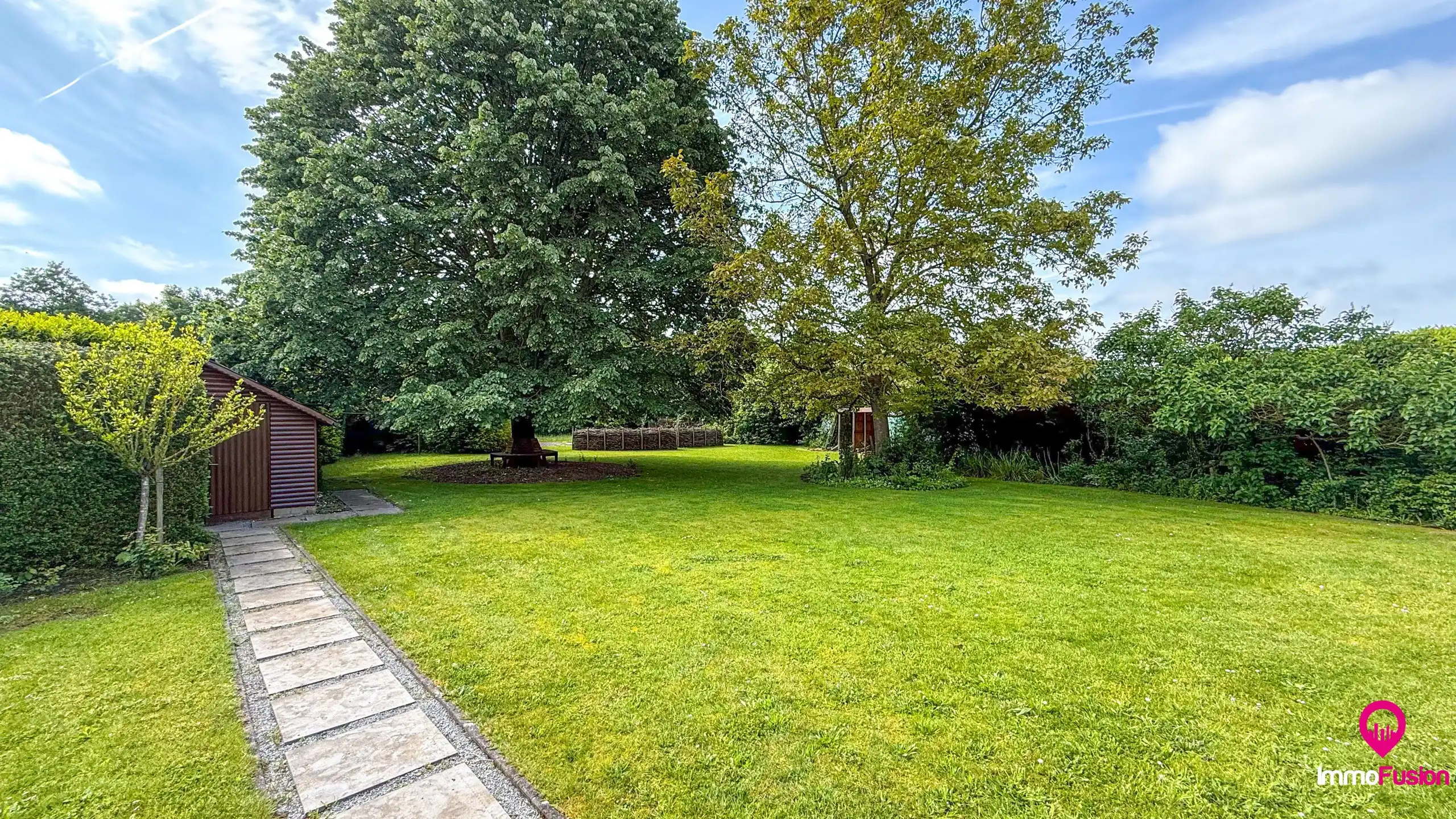 Ruime gezinswoning met 4 slaapkamers en prachtige tuin foto 43