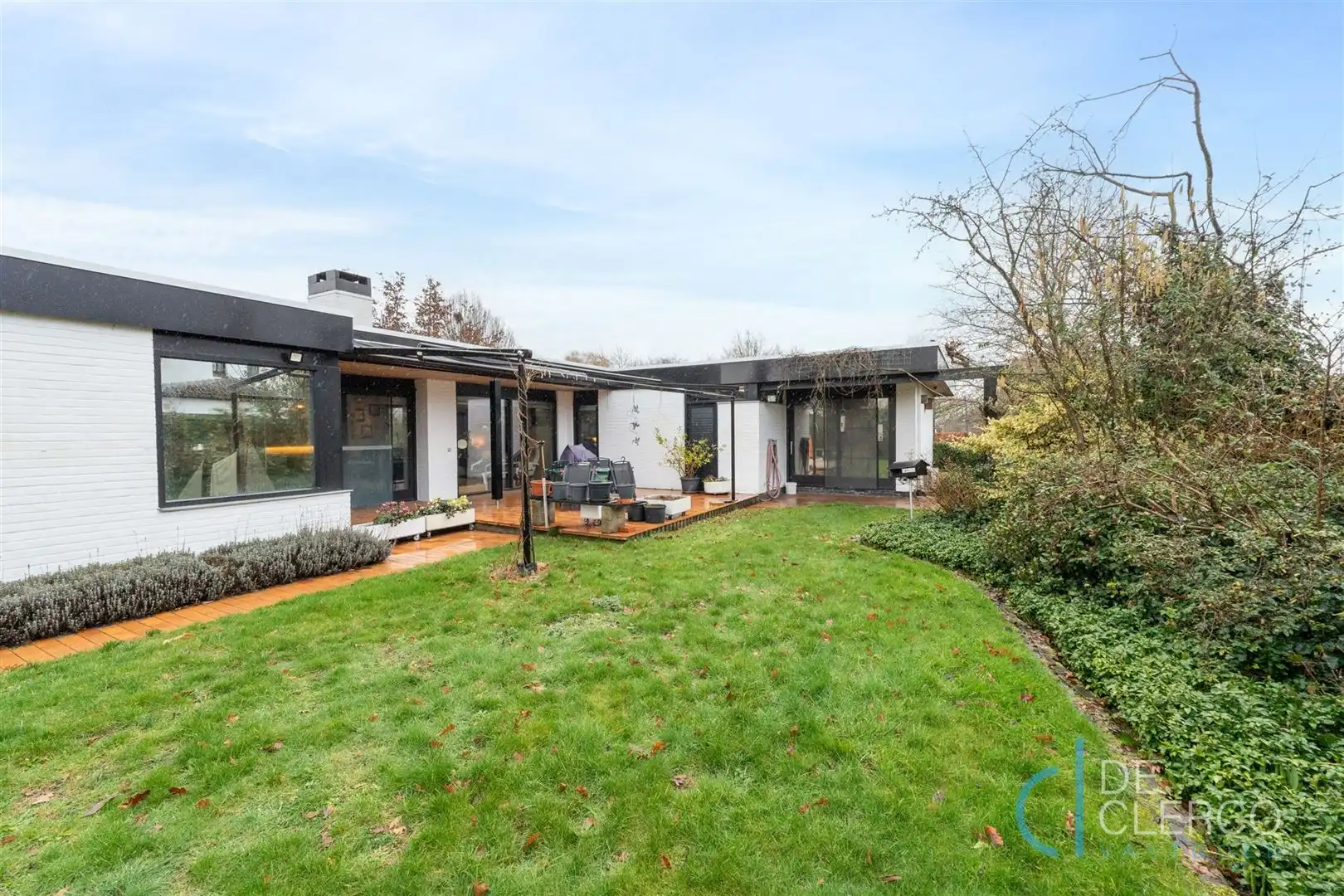 Ruime bungalow met grote tuin te koop in groene omgeving! foto 15