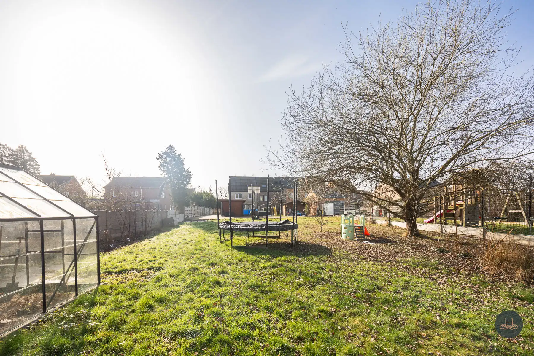 Recent energiezuinige halfopen woning op een royaal perceel foto 26