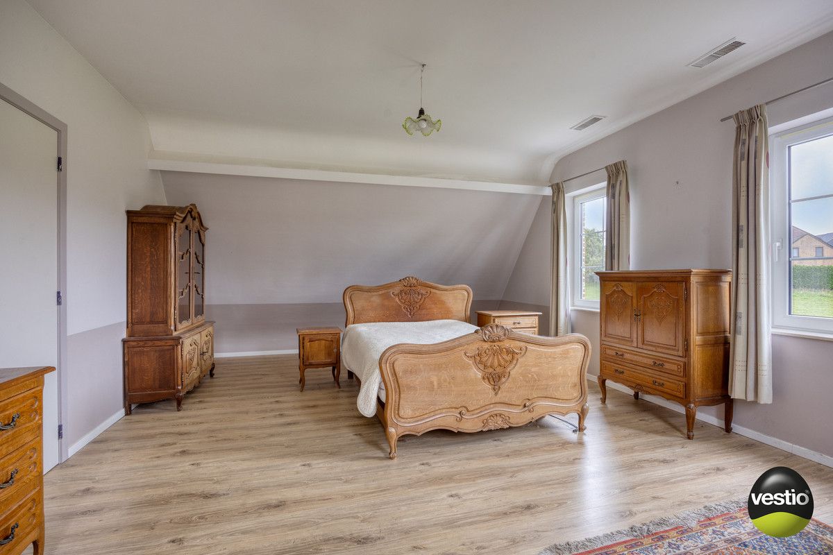 RUSTIG GELEGEN RUIME VILLA MET 5 SLK OP RIANT PERCEEL VAN 18A61CA IN STADSRAND TONGEREN. foto 28