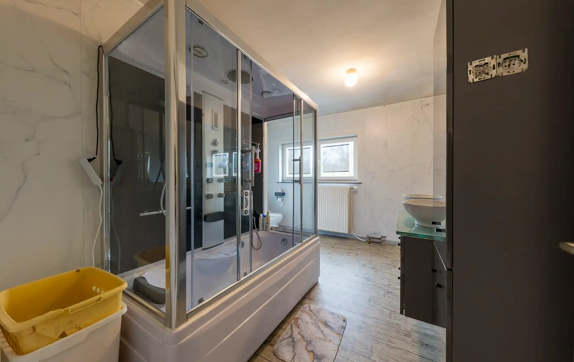 TE KOOP: Goed gelegen (halfopen) woning met bijgebouw van 90m2 te Lanklaar foto 20