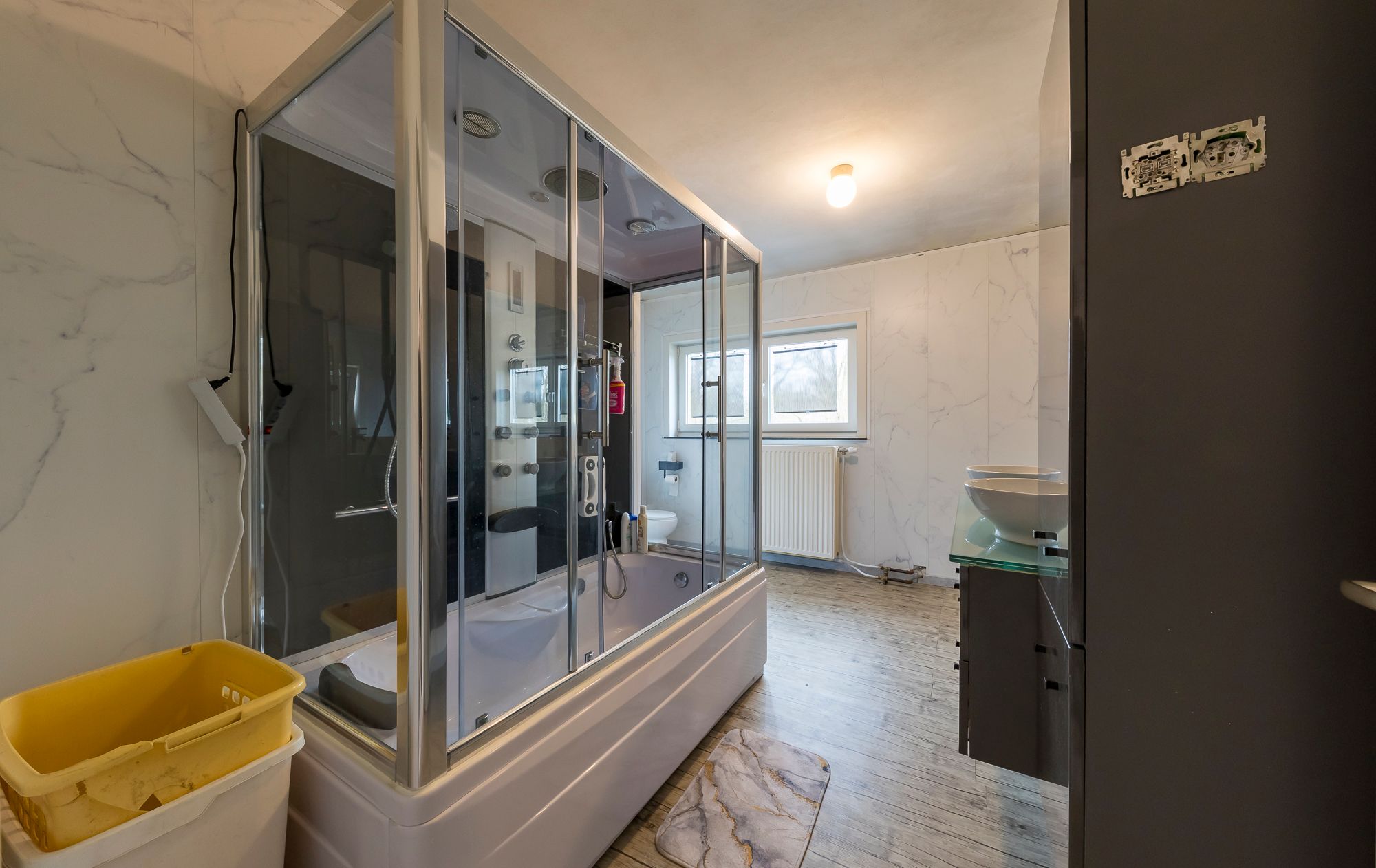TE KOOP: Goed gelegen (halfopen) woning met bijgebouw van 90m2 te Lanklaar foto 20