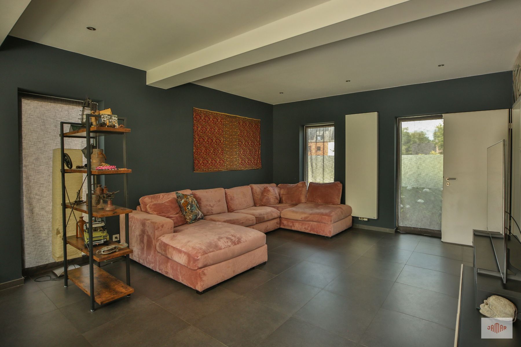 Moderne halfopen gezinswoning met veel ruimte foto 8