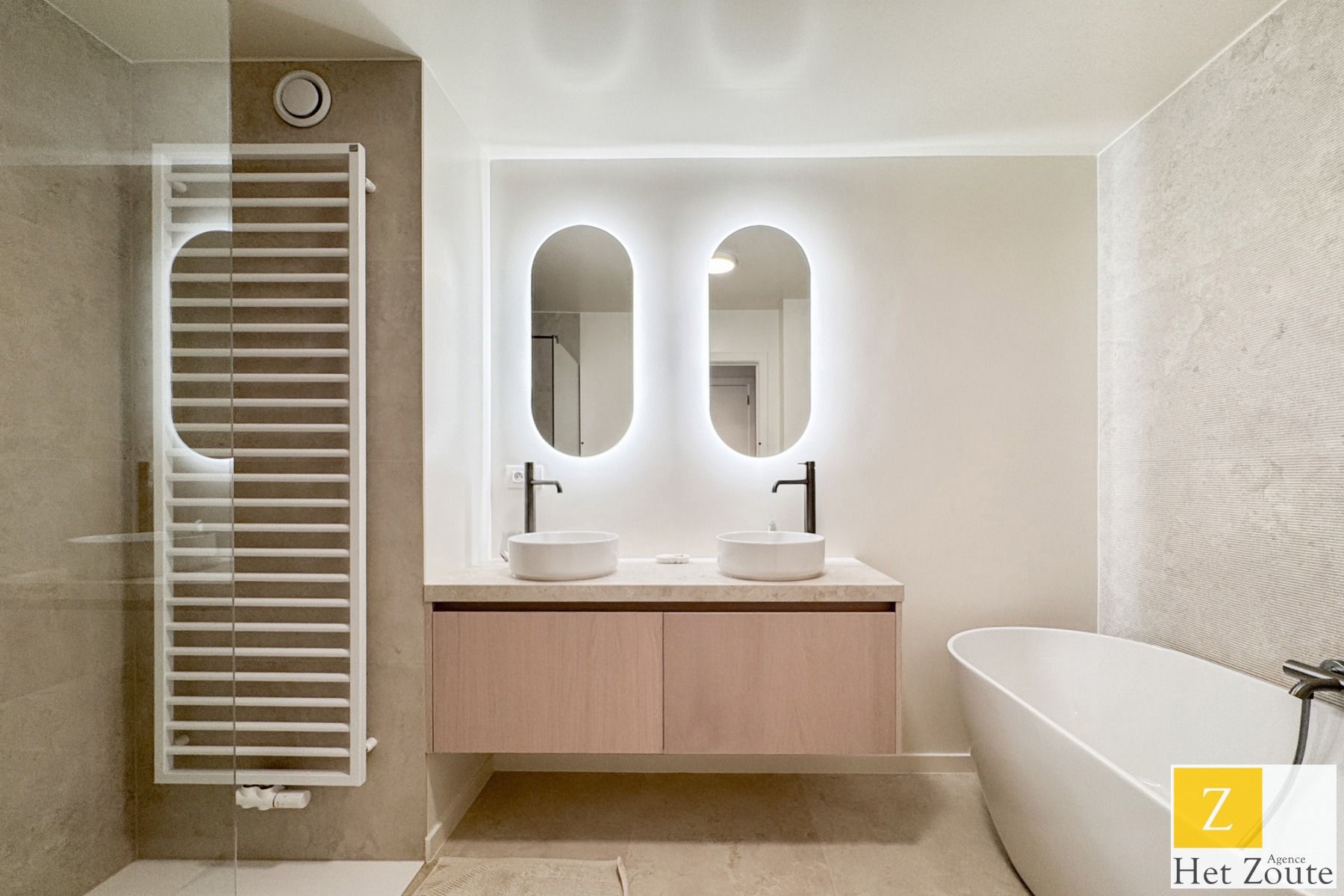 Gerenoveerd duplexappartement met ruim terras foto 16