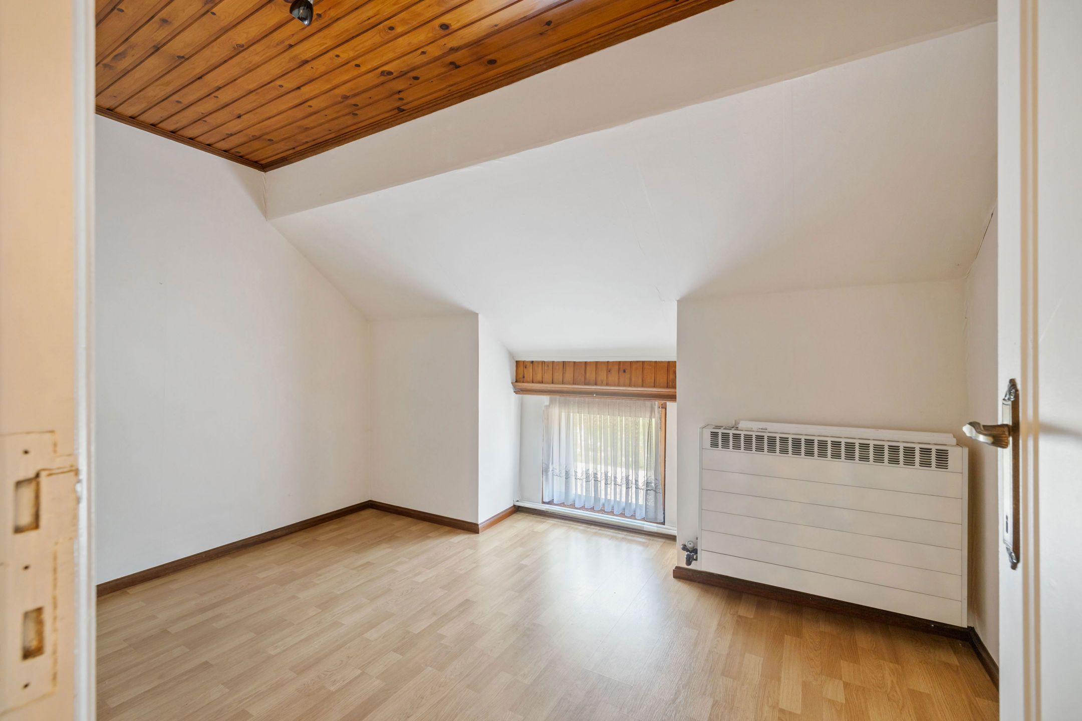 Ruime woning met garage + atelier + (bouw) grond op 9a 30ca foto 17