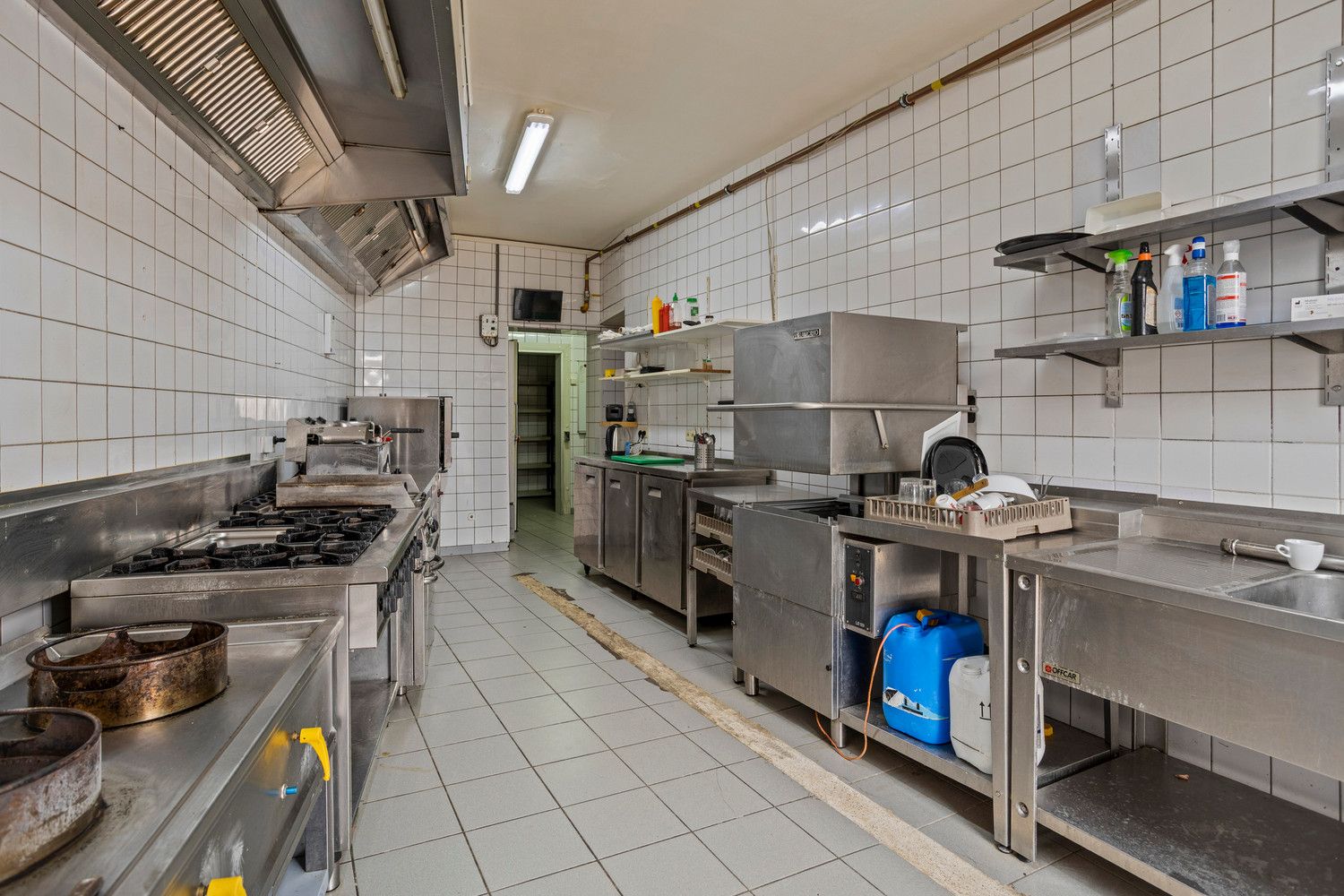 KARAKTERVOL HANDELSPAND MET WOONST OP UNIEKE LOCATIE IN HARTJE DIEST, ZICHT OP HET WATER! foto 16