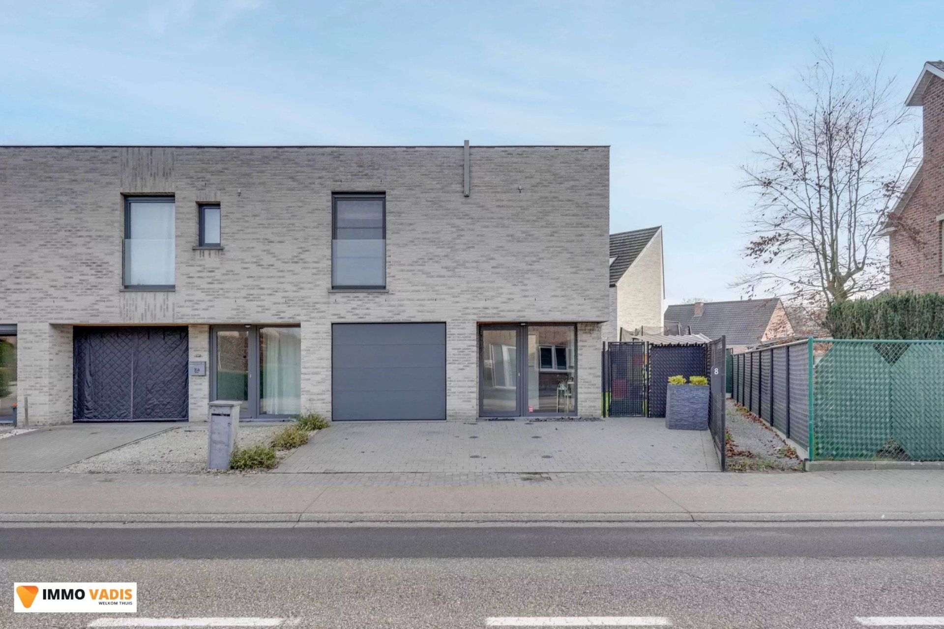 Recente woning met 3 slaapkamers foto {{pictureIndex}}