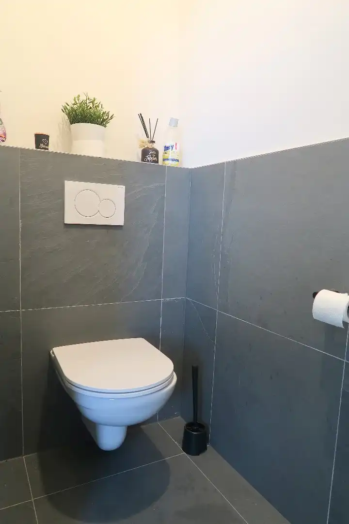 Moderne koppelwoning met 4 slaapkamers en prachtige vergezichten, omringd door groen foto 5