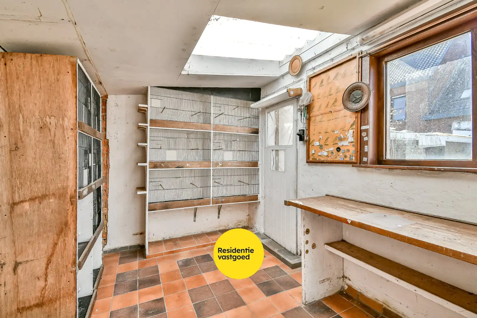 Te renoveren halfopen bebouwing met tuin en groot potentieel foto 21