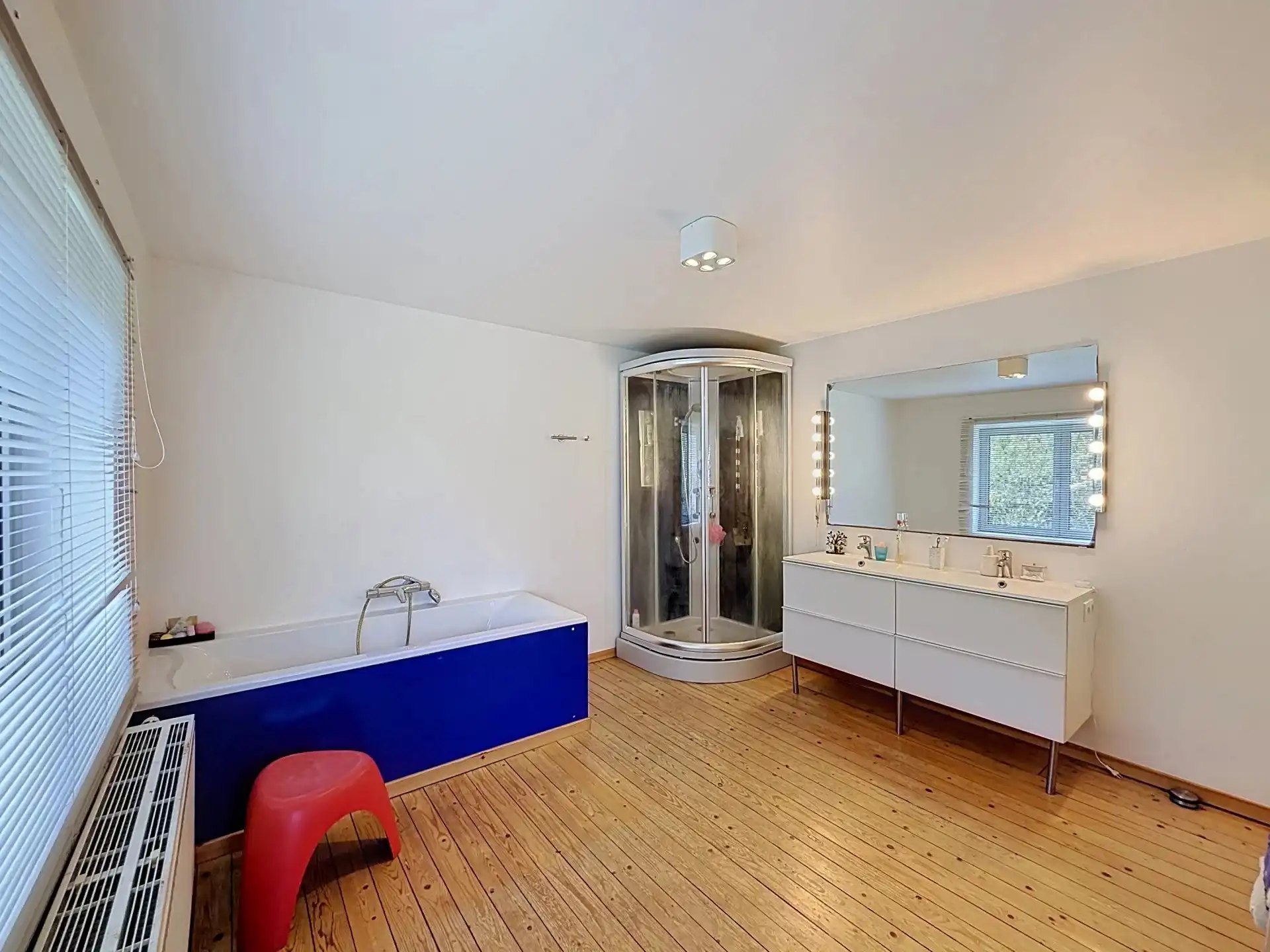 Verrassend ruime instapklare woning met 3 slaapkamers op een mooi perceel. foto 21