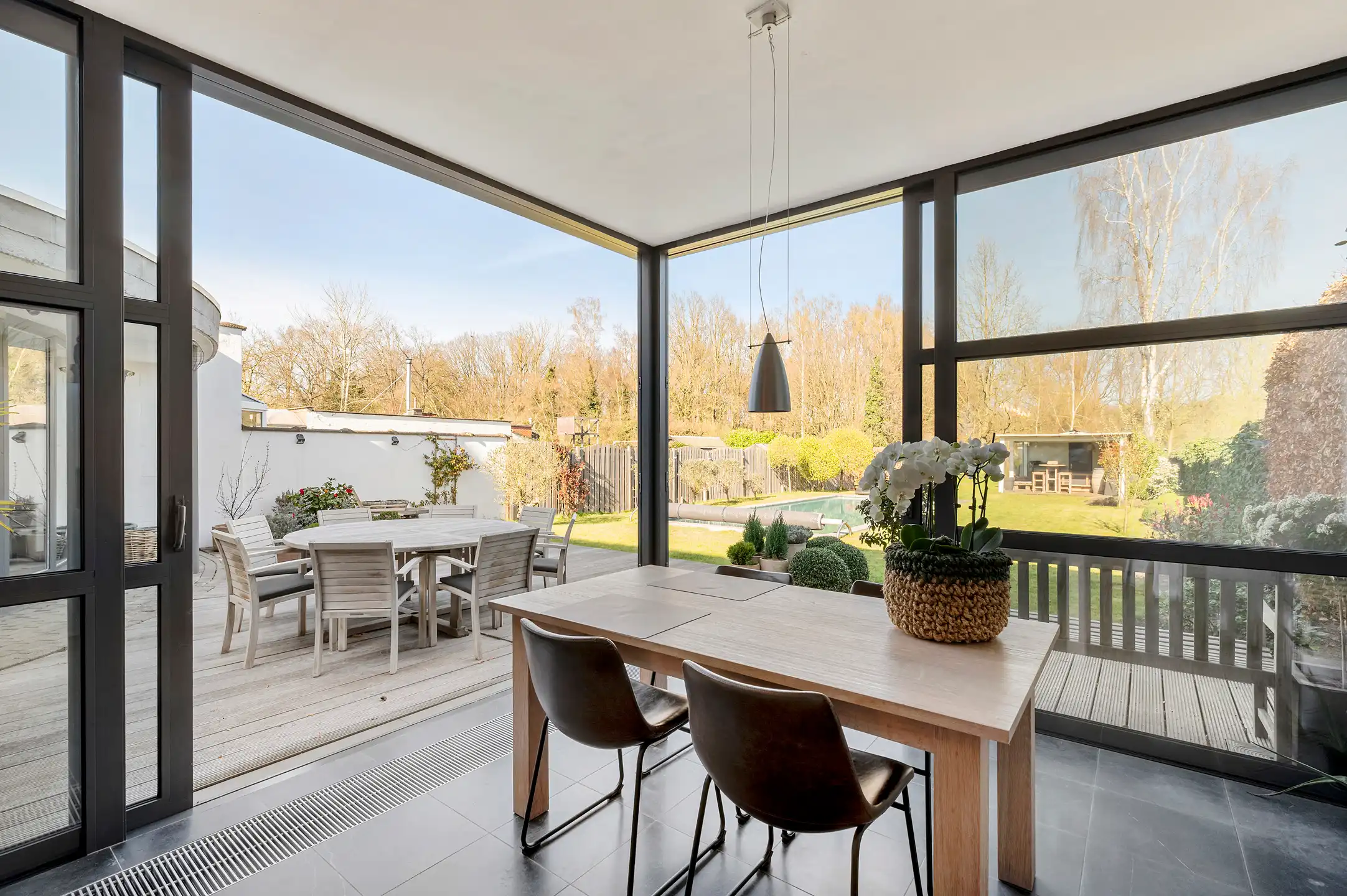 Ruime instapklare woning met zwembad te Brasschaat! foto 8