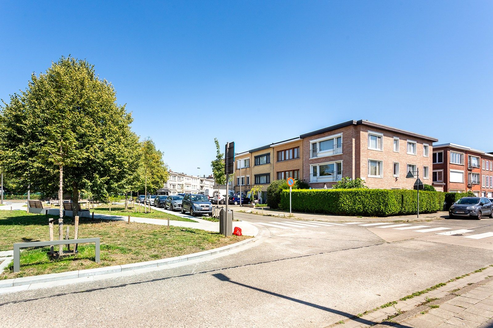 Instapklaar hoekappartement met veel lichtinval op een rustig pleintje foto 22