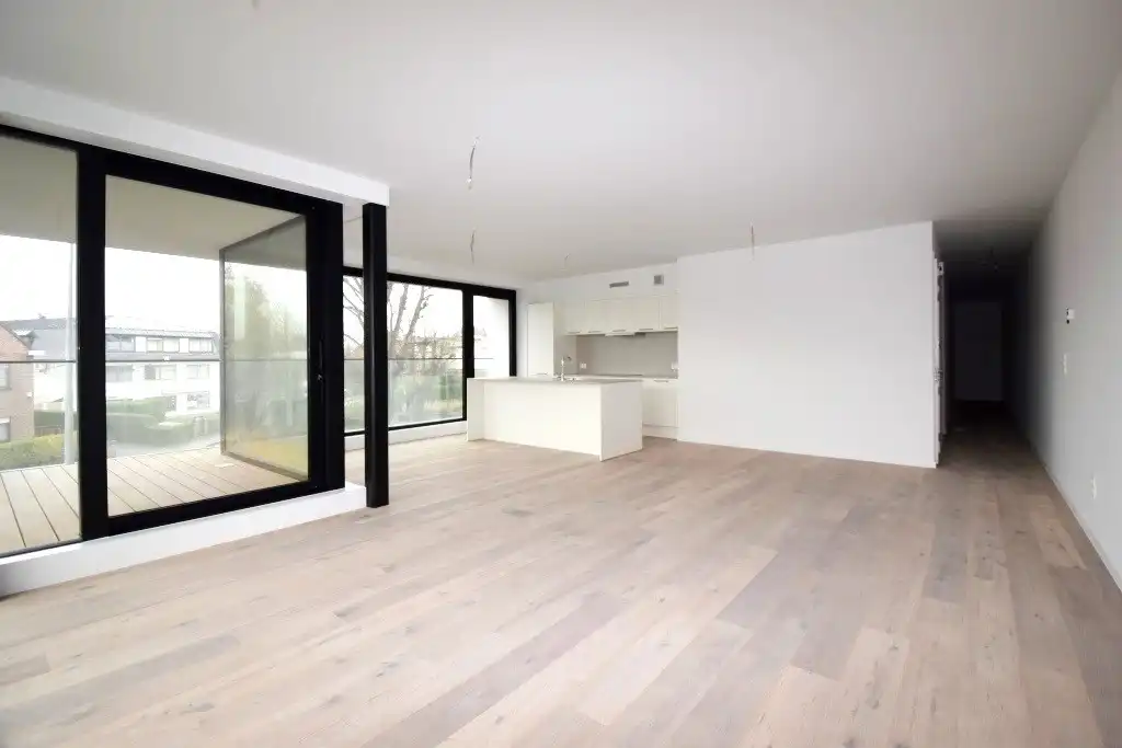 Luxueus en ruim recent appartement met 3 slaapkamers en 2 badkamers. foto 3