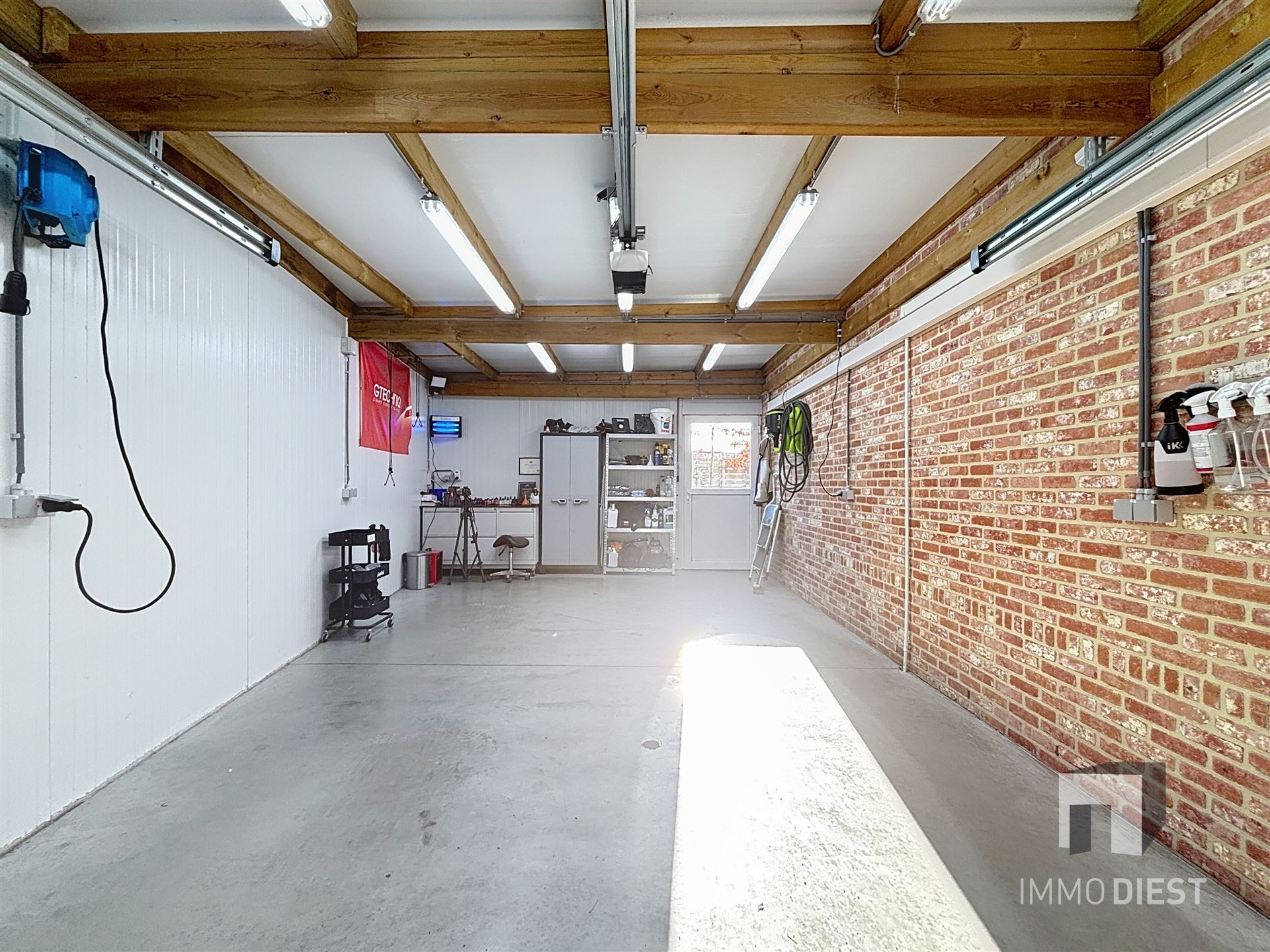 Moderne pastorijwoning op 3a 06ca met gunstige ligging in Veerle. foto 36