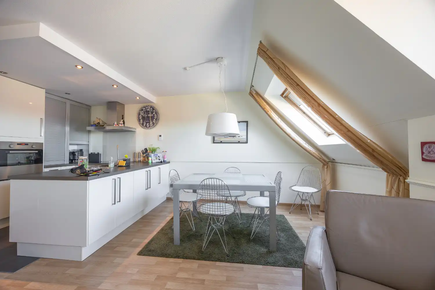 2-slaapkamer appartement met ruim terras foto 6