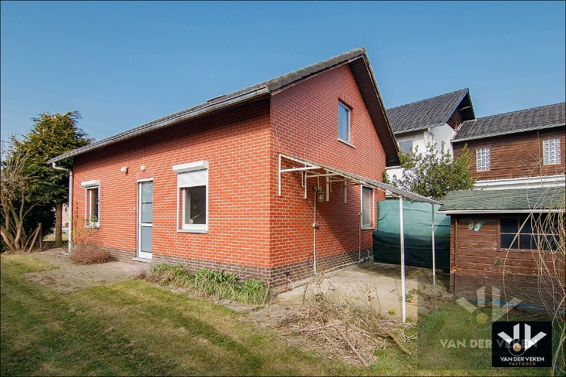 Te renoveren (uitbreidbare) woning (6% btw) met garage op een rustig gelegen perceel van +- 11are op wandelafstand van het centrum van Diepenbeek! foto 3