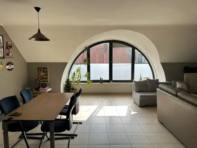 Lichtrijk duplex appartement met 2 slaapkamers en garage foto 2