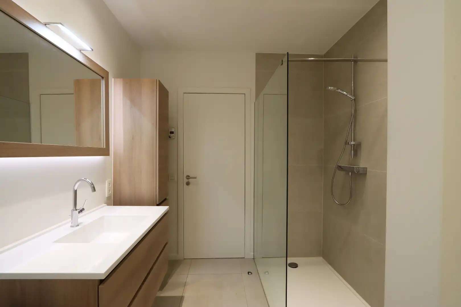 Unieke gerenoveerde teutenwoning (tweewoonst) foto 19