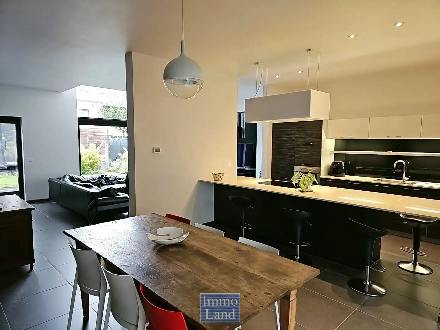 Zeer energiezuinige rustig gelegen woning, binnen de grote ring van Hasselt. foto 2