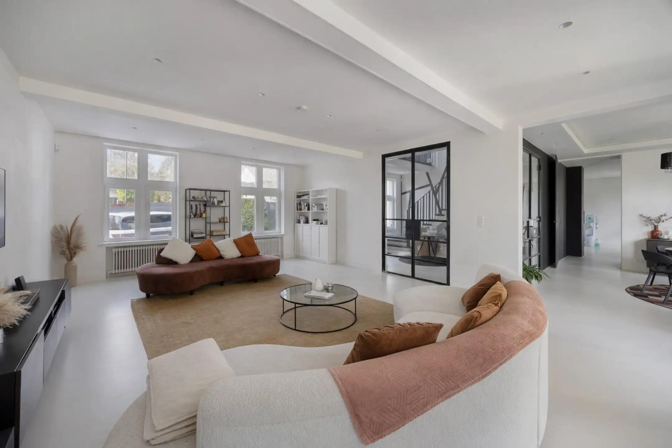 Prestigieus en Uitzonderlijk Herenhuis in het Hart van Ukkel foto {{pictureIndex}}