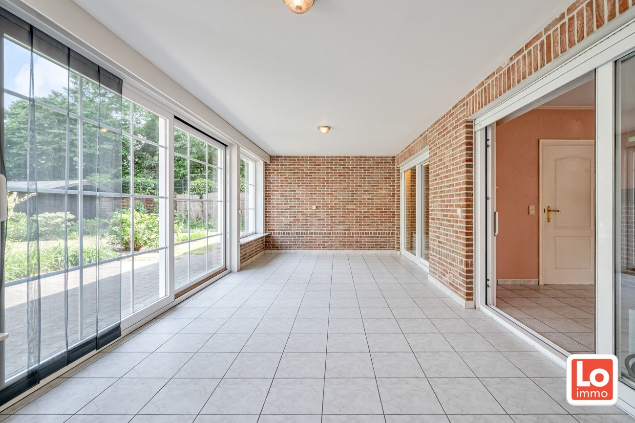 Statige ruime villa met inpandige én afzonderlijke garage op een groene toplocatie nabij Bergenkruis en het centrum van Destelbergen. foto 10