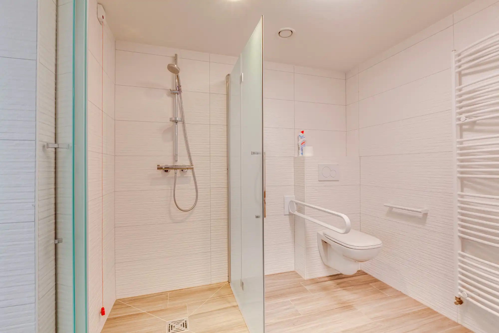 Erkende assistentiewoning met garagebox in een uiterst charmante omgeving foto 9
