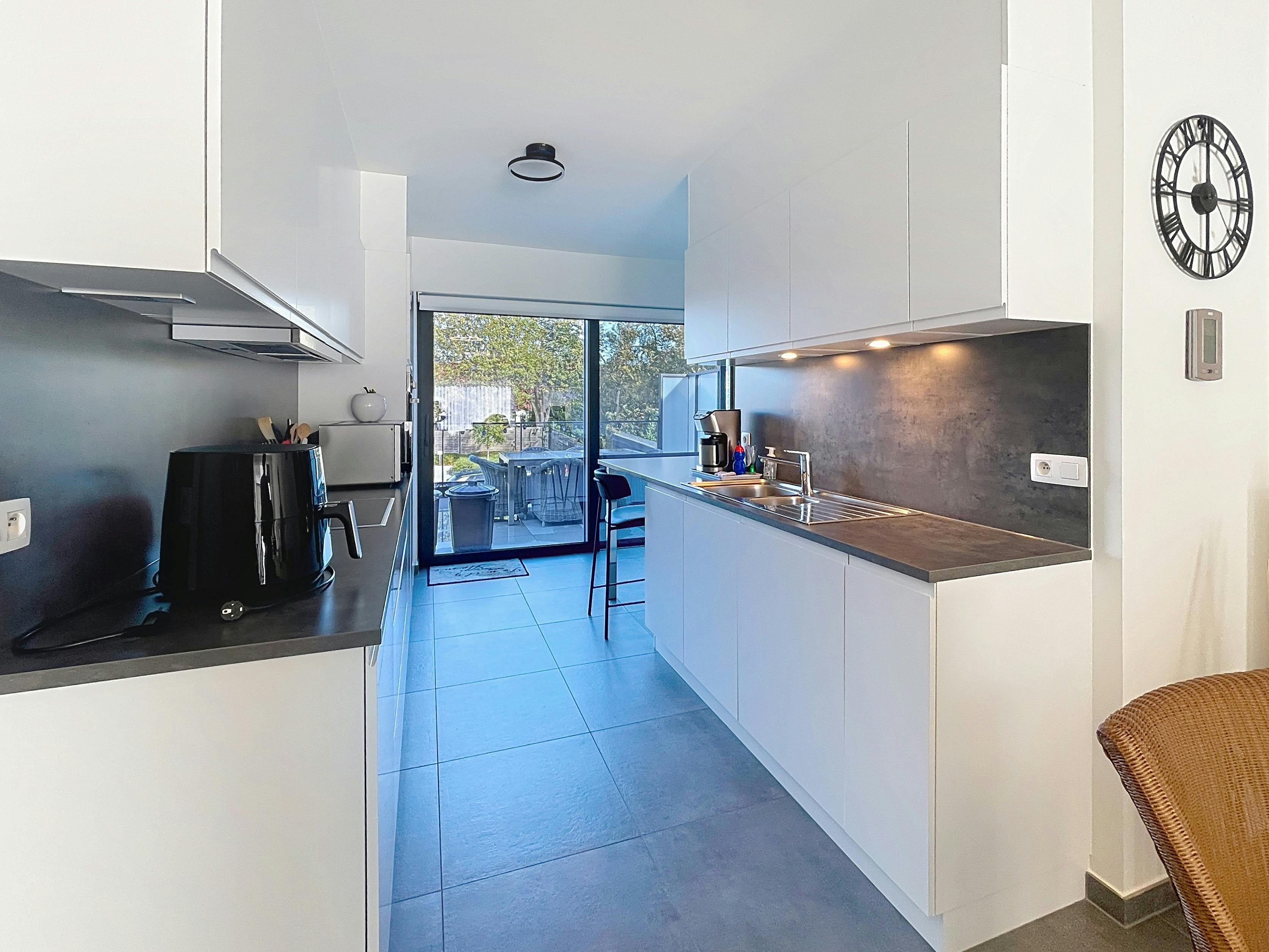 Heel recent appartement met 2 kamers te koop in Deerlijk foto 5