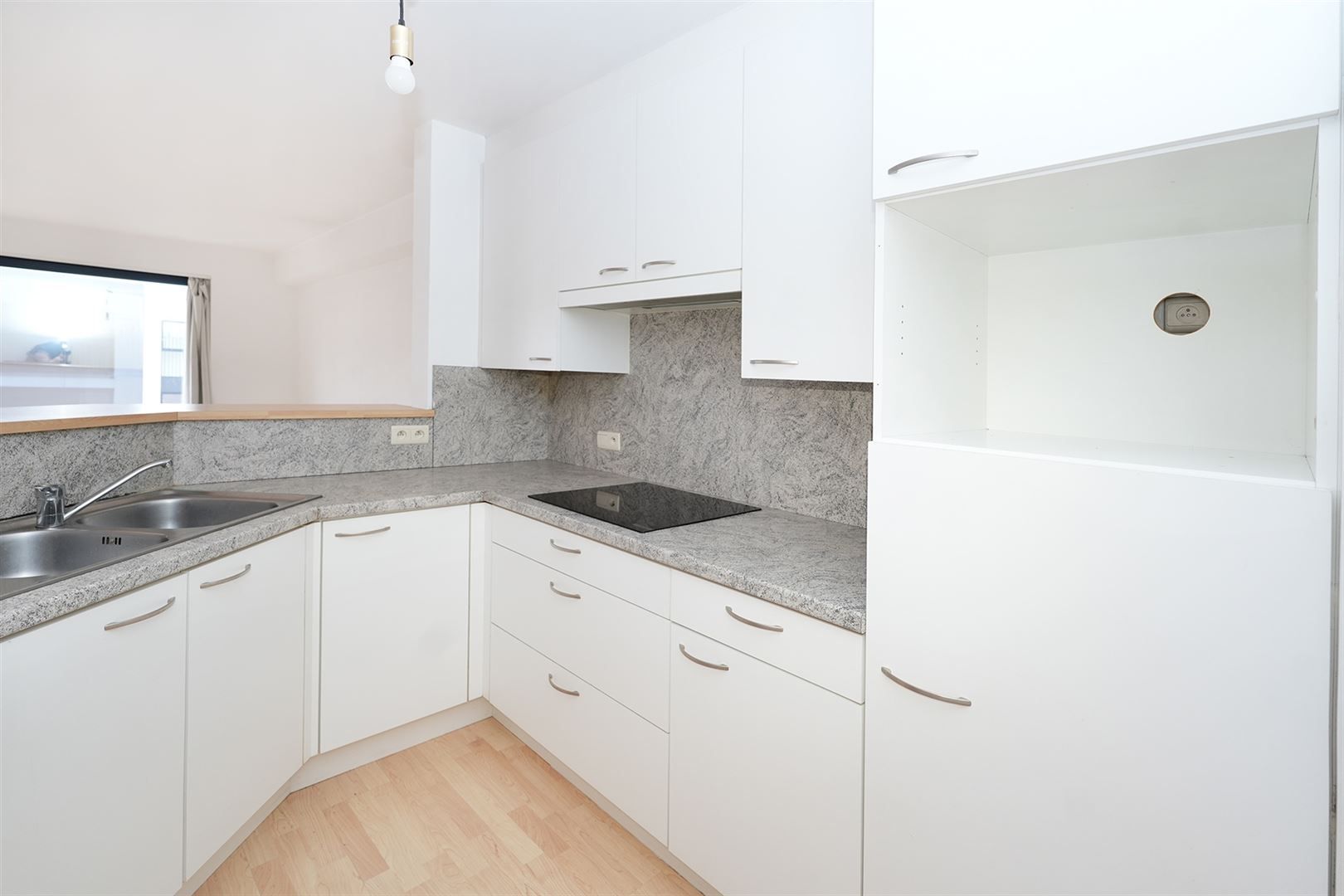 Centraal gelegen appartement met 2 slpks. foto 3