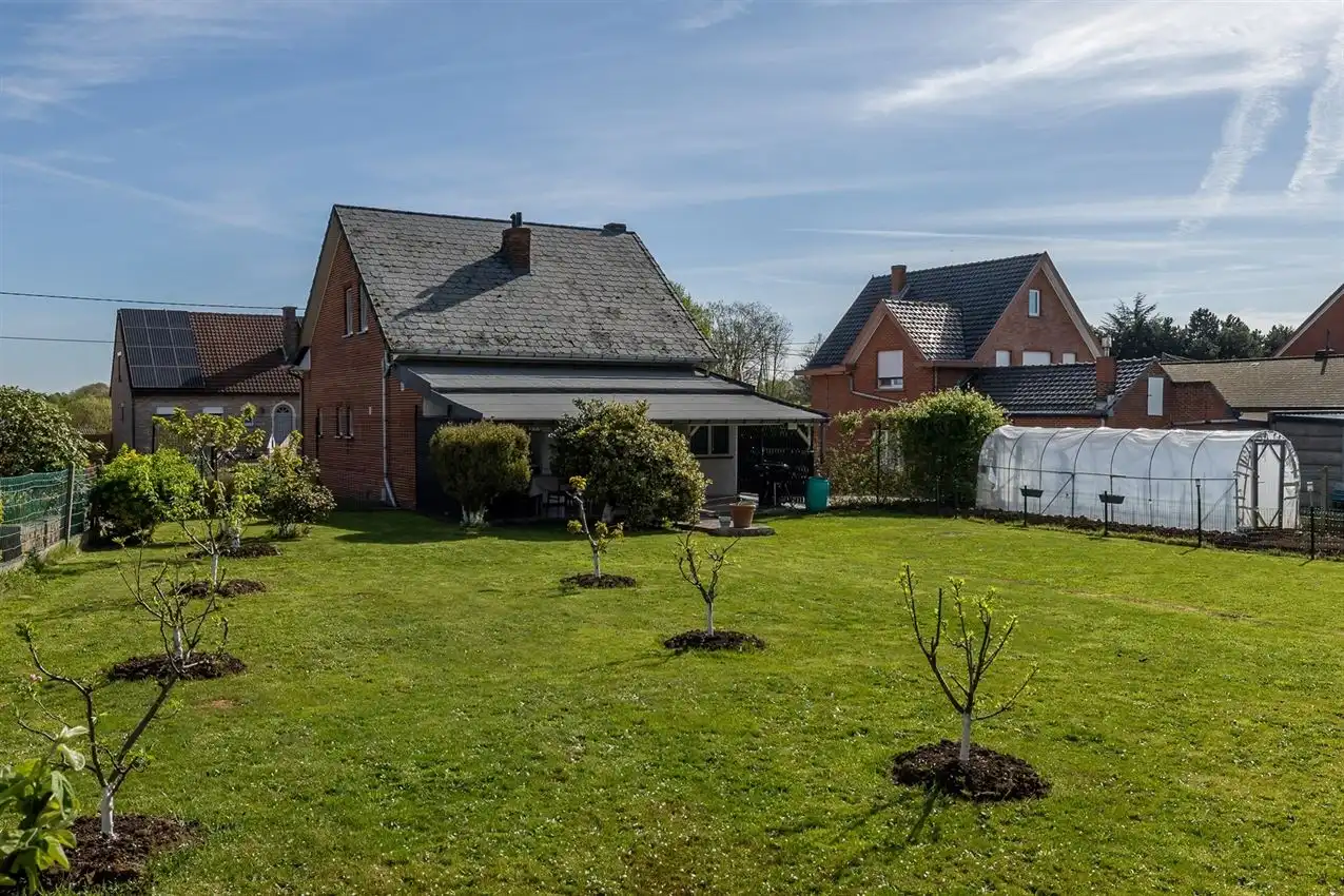 villastijl,vernieuwd in 2018, label D, mooi perceel foto 4