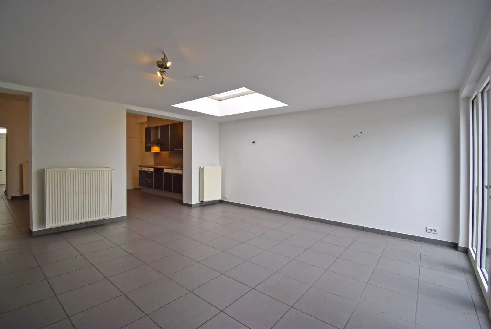VOLLEDIG GERENOVEREERDE WONING foto 4