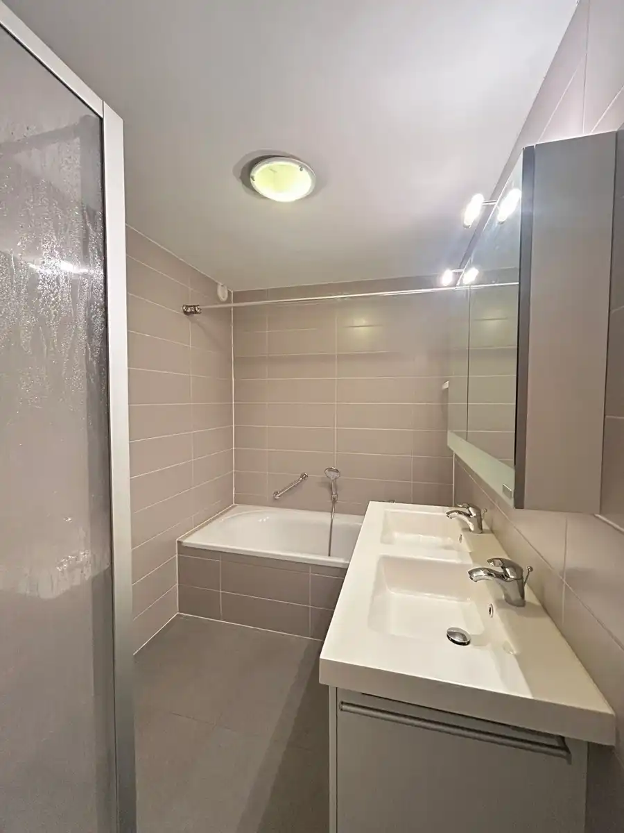 Modern appartement met 2 terrassen en EPC A, op wandelafstand van zee foto 7