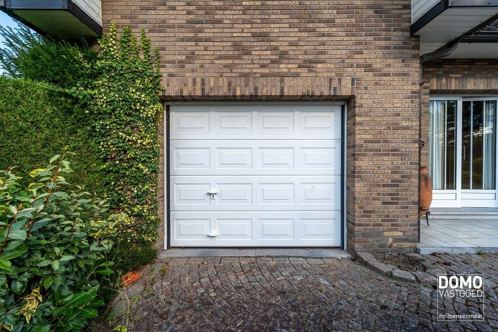 KARAKTERVOLLE, RUIME WONING MET 4 SLAAPKAMERS EN ZONNIGE TUIN TE STOKROOIE foto 3