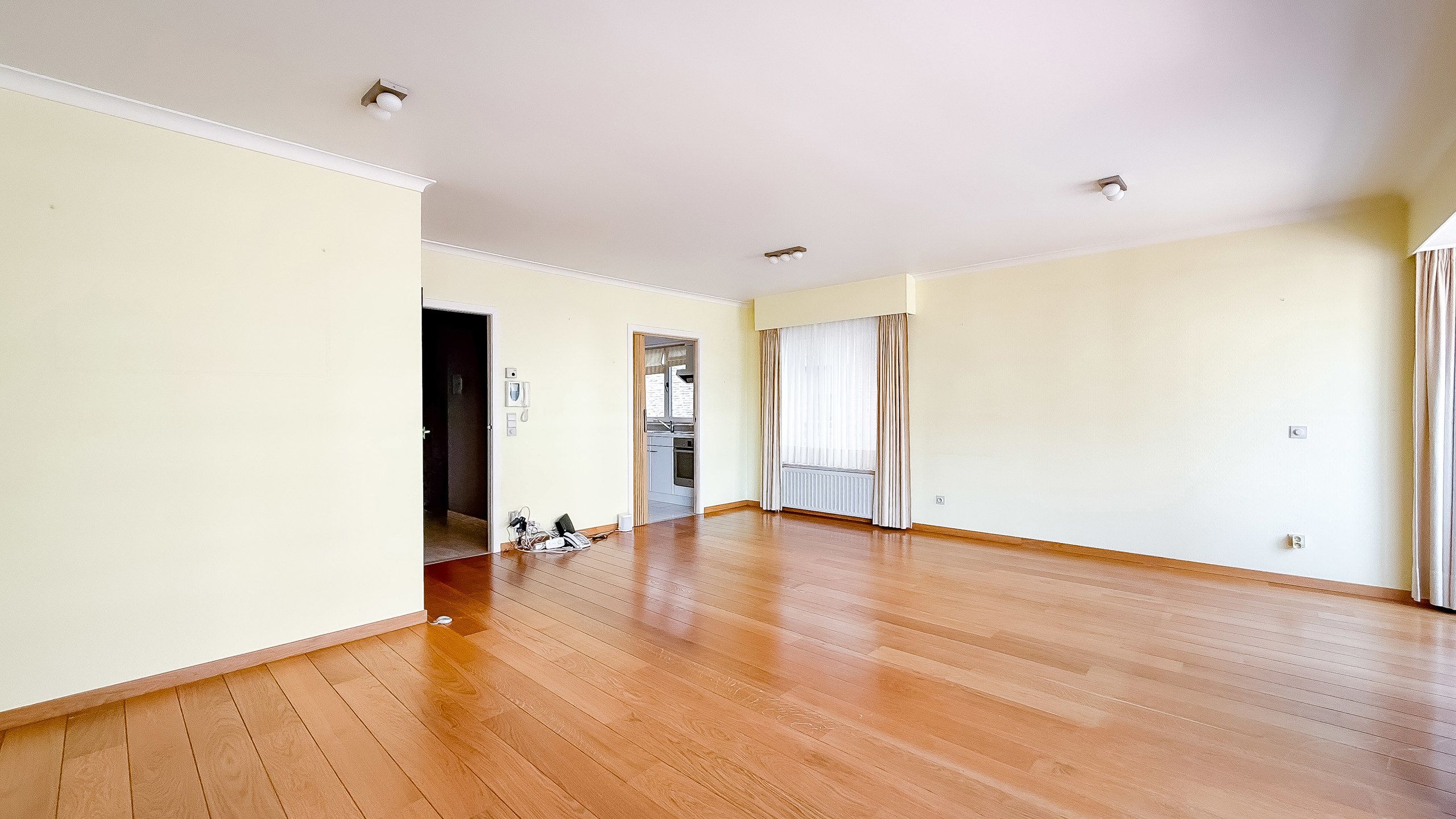 Ruim HOEKAPPARTEMENT met groot terras, op de Lippenslaan... foto 8