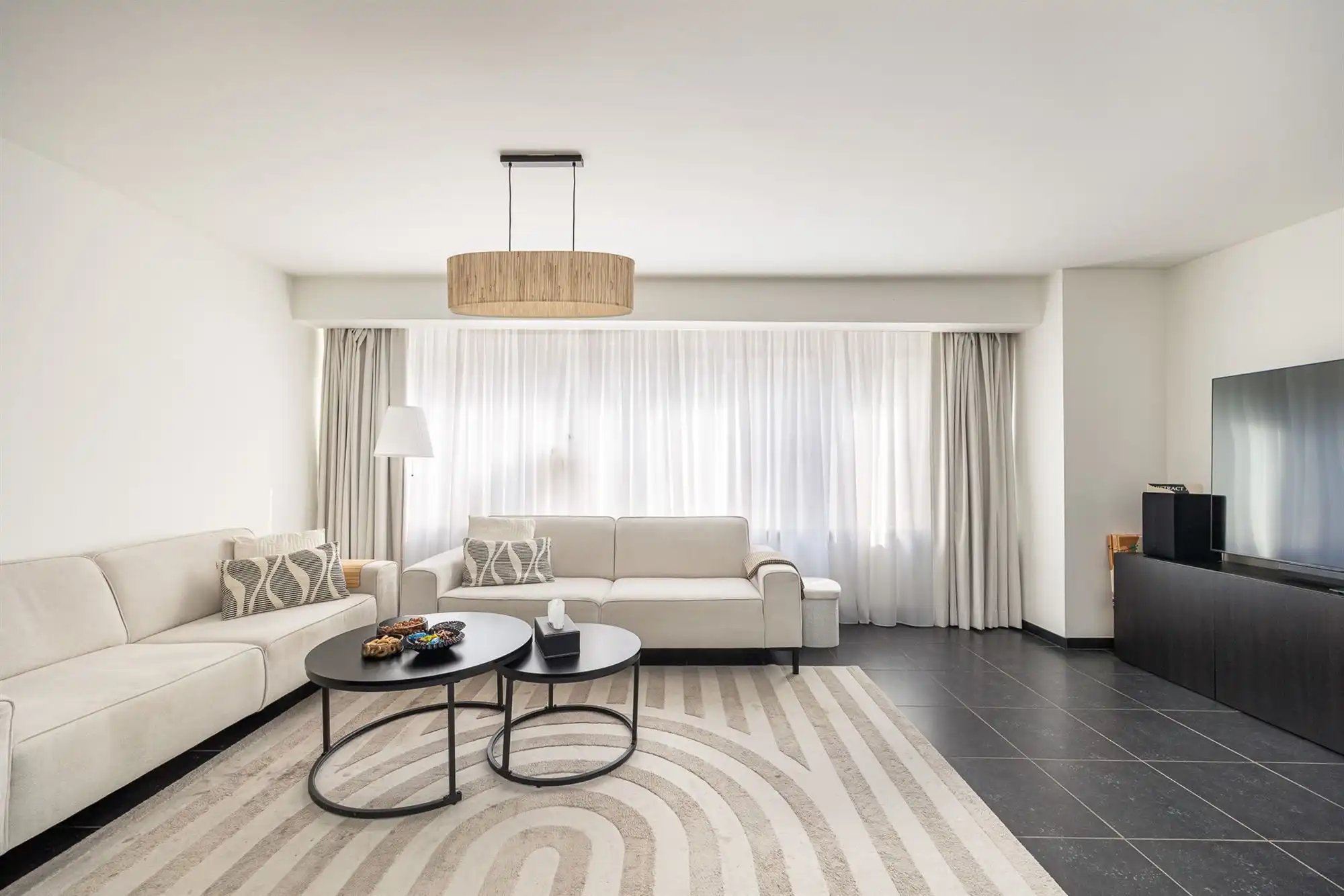 Instapklaar appartement met staanplaats foto {{pictureIndex}}