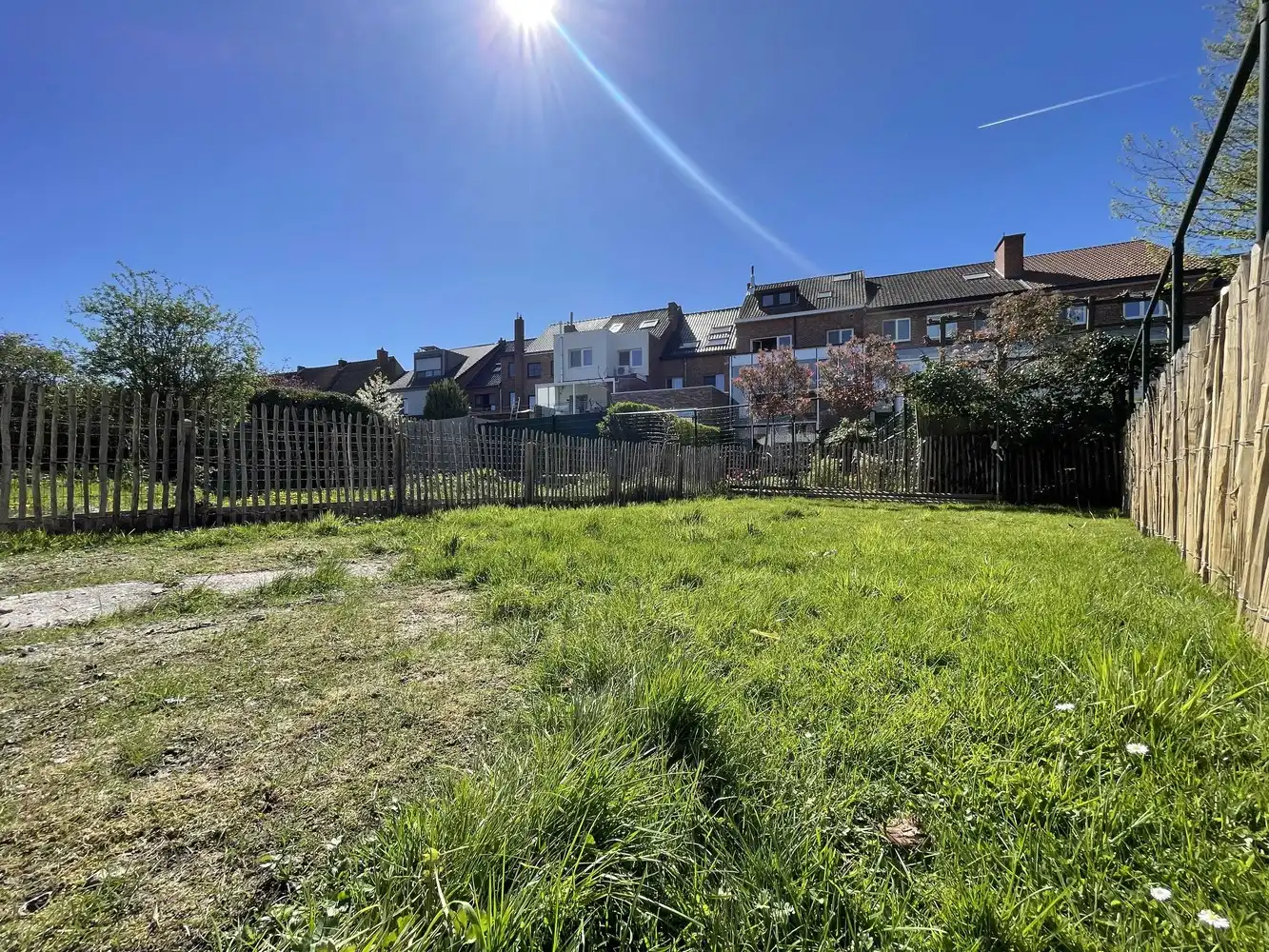 Smaakvol gerenoveerde woning met stadstuin foto 15