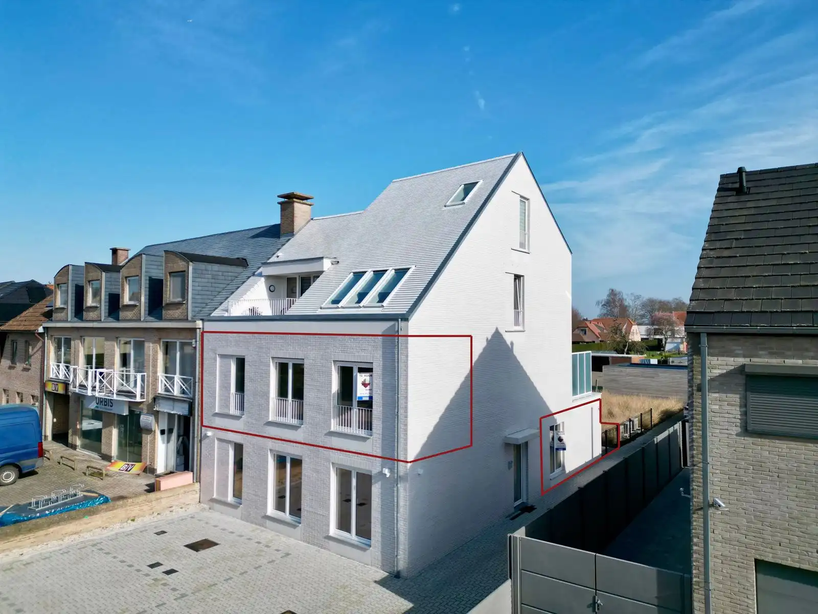 Gelijkvloers Kantoor met woonst (2 SLPK), nieuwbouw! foto {{pictureIndex}}