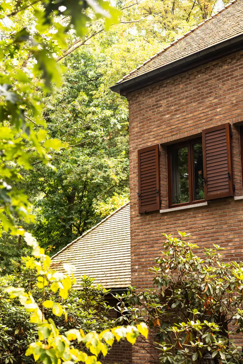 Zéér ruime villa op 3.014m² omgeven door groen foto 3