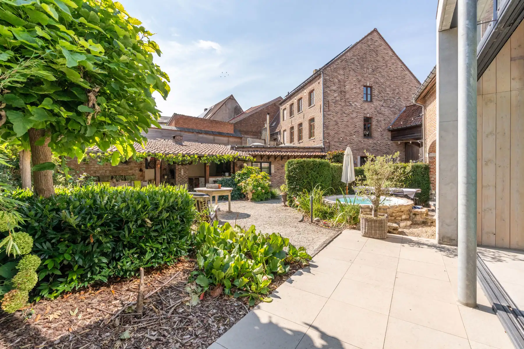 Karaktervolle gerenoveerde woning te Hoegaarden. foto 4