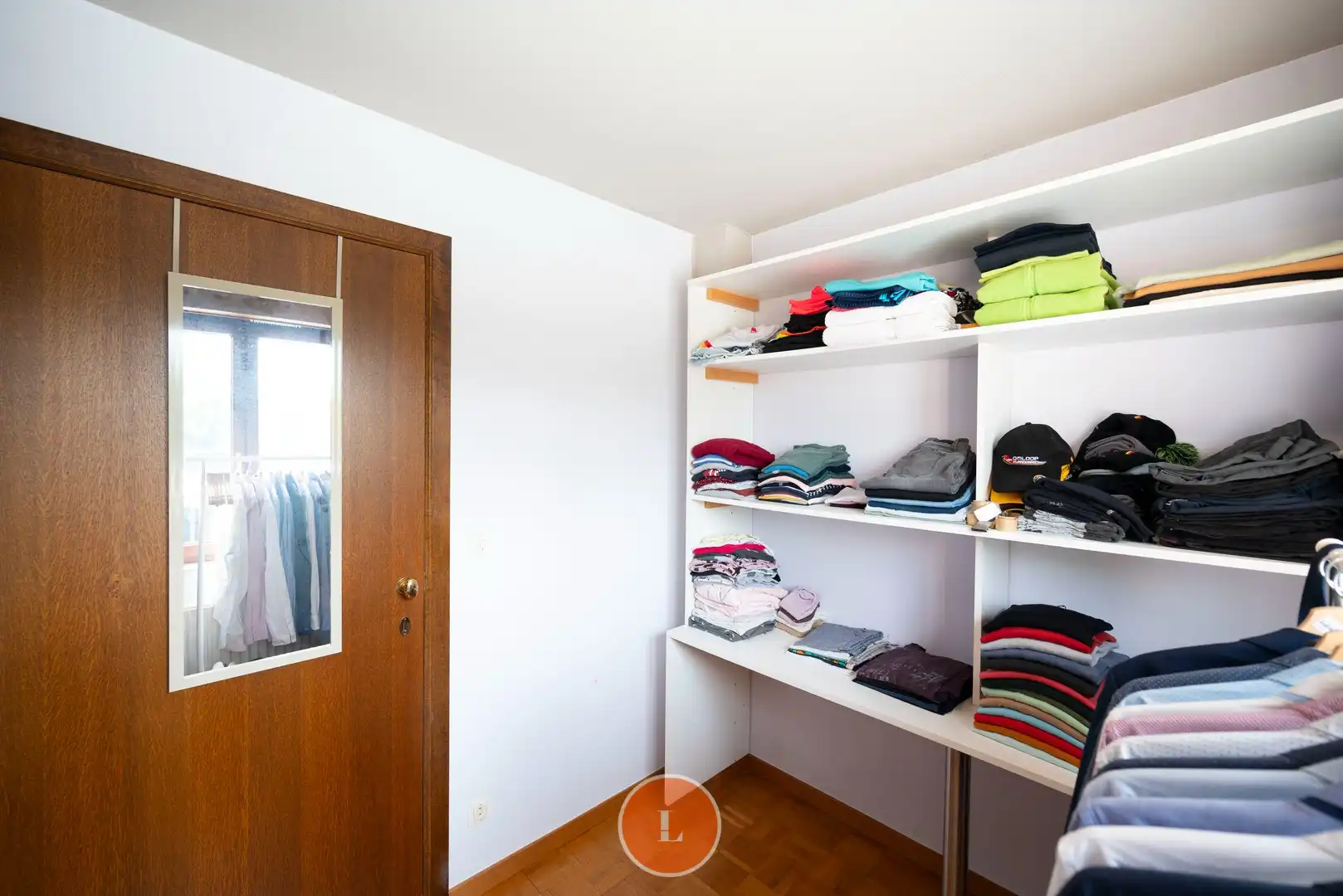 Ruime gezinswoning met grote tuin en uitweg te koop in Menen. foto 14